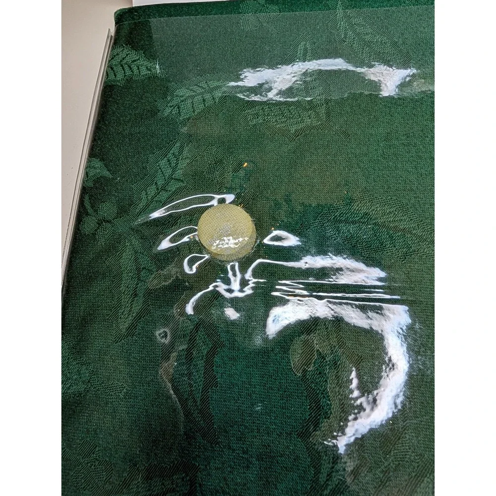 Lenox Tablecloth 70 Inch Round‎ Green Holly Damask Christmas Holiday Jacquard